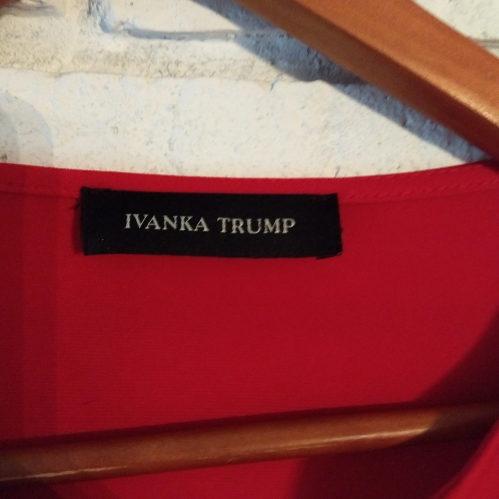 Ivanka Trump top - Picture 2 of 5